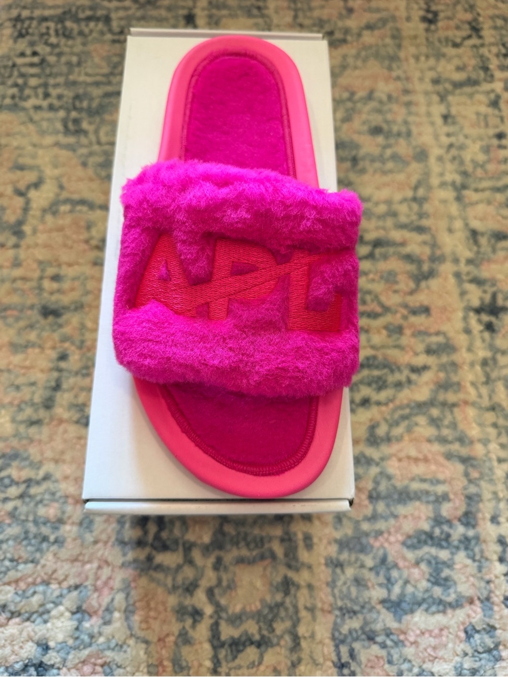 APL Fuzzy Slide - Plush Comfort